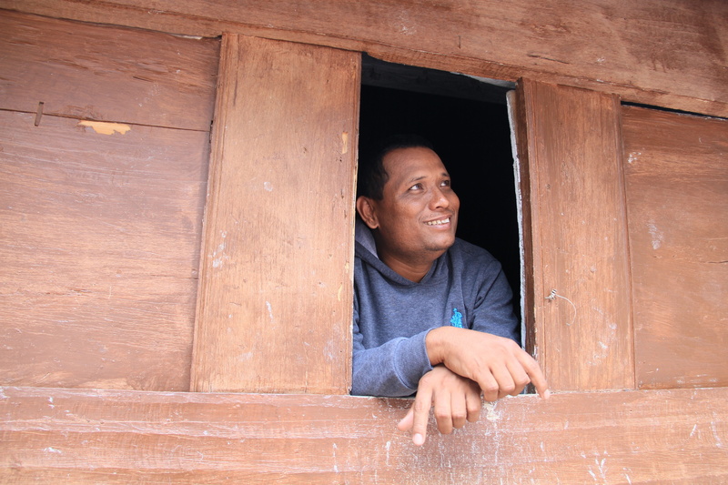 men, traditional, house, mid adult, one person, cottage, emotion, smiling, cultural, batak, occupation, totem, man, village, parapat, roof, landmark, headshot