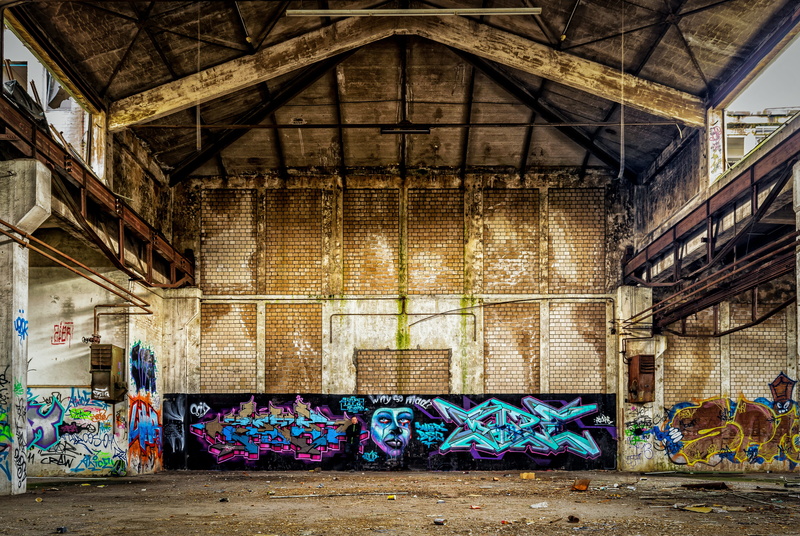 photo, multi colored, architecture, artwork, wall - building feature, graffiti, lapsed, outdoors, no people, mood, art, hall, day, mural, run-down, underground