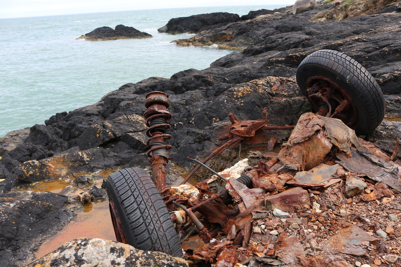 tire, pollution, sea, turned off, day, wheel, stainless karre, no people, broken, high angle view, beach, recycling, outdoors, auto, solid, rubber, nature