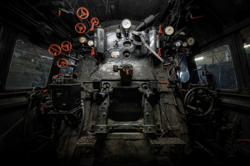 no people, room, old, transportation, gray, train - vehicle, abandoned, 1080P, control, machine part, rail transportation, mode of transportation, public transportation