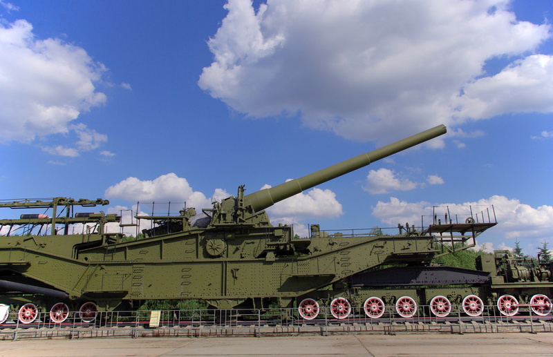outdoors, military, power, tank, army, nature, history, weapon, navy, system, " Empress Maria", architecture, the sky, caliber, green, gun, missile, cloud - sky