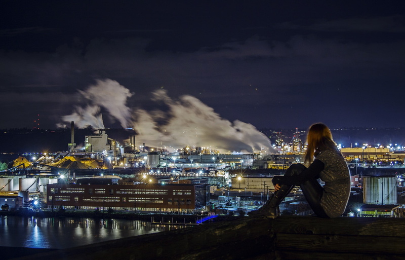 architecture, factory, river, sky, one person, cloud - sky, pollution, city, reflection, real people, illuminated, 1080P, water, cityscape, built structure