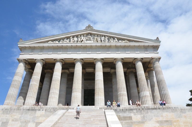 government, building, built structure, tourism, sky, day, building exterior, impressive, travel destinations, neo-classical, history, large, powerful, architectural column
