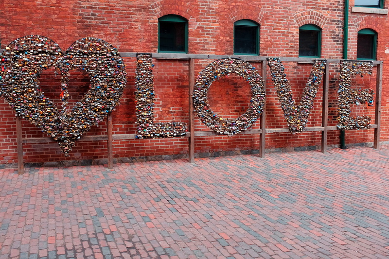 toronto, wall, emotion, communication, building, positive emotion, brick, architecture, no people, wall - building feature, pattern, footpath, heart shape