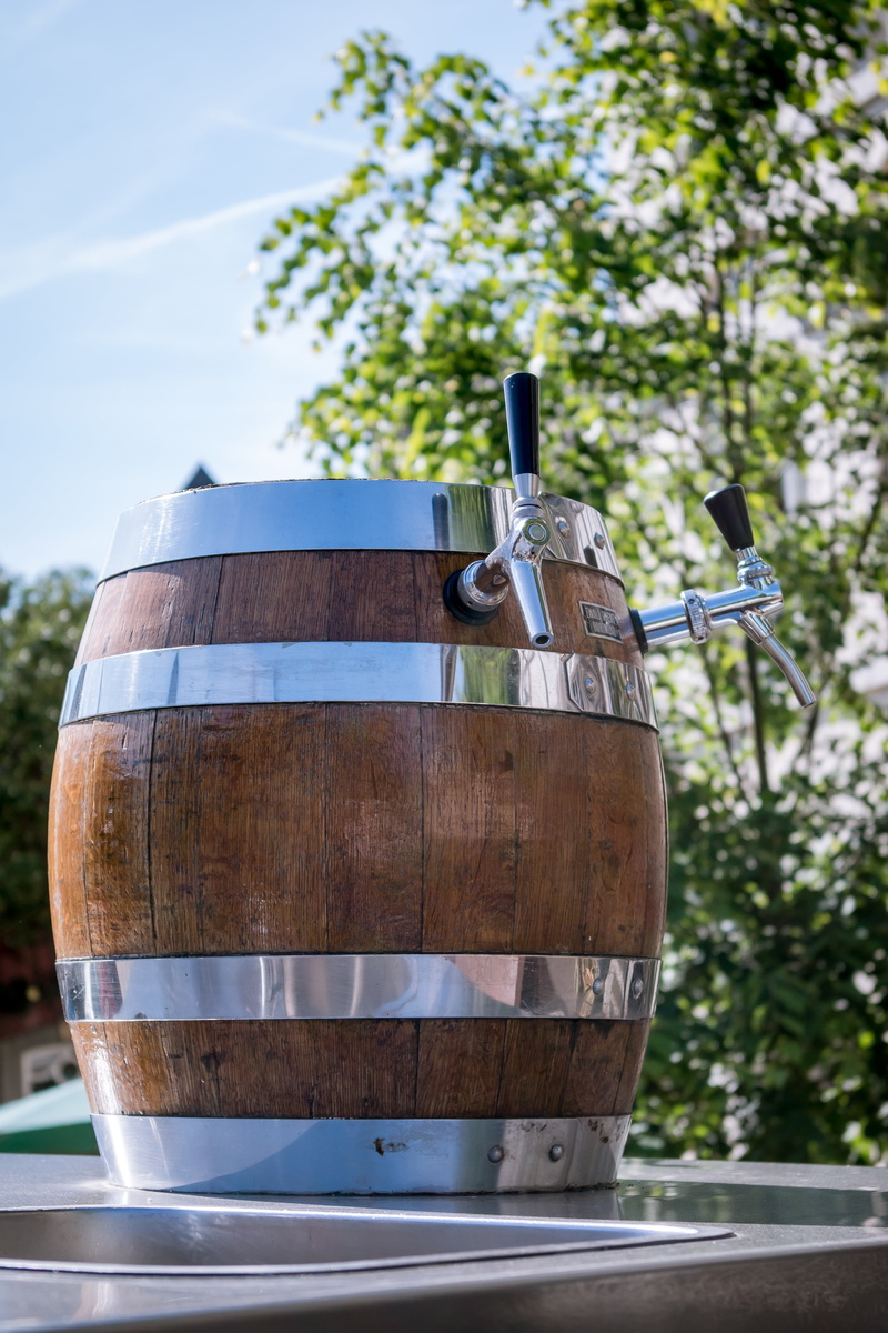 wine, hahn, still life, plant, outdoors, day, distillery, tree, beer keg, silver colored, focus on foreground, winemaking, tap, drink, gastronomy, cylinder