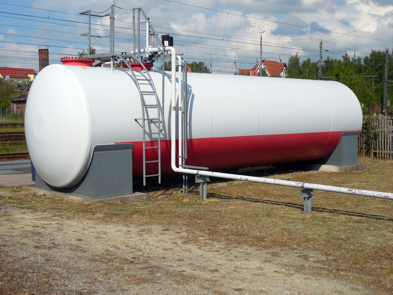 Gas, fuel and power generation, Container, Diesel, sky, Fuel, industry, oil industry, plant, airplane, fuel storage tank, land, storage, tank, Tank, storage tank