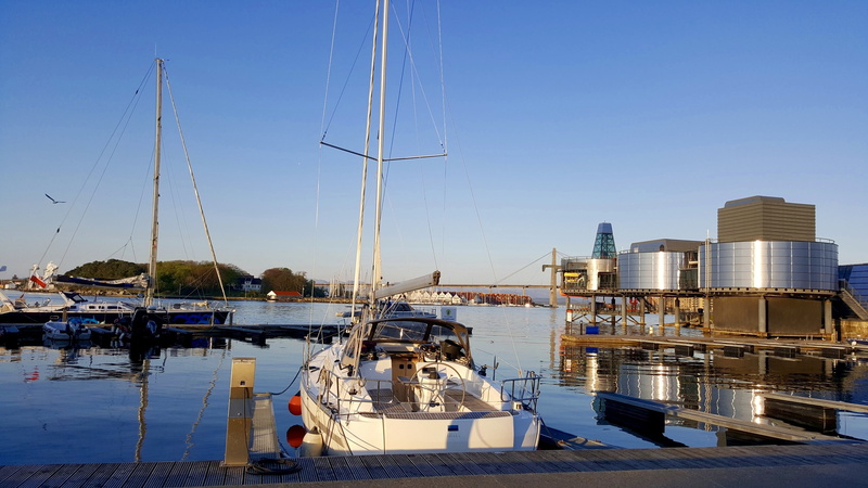 pole, moored, architecture, Petroleum, industry, sailboat, oljemuseum, reflection, clear sky, nautical vessel, yacht, oil, sky, mode of transportation
