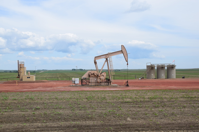 land, fuel and power generation, pumpjack, landscape, built structure, 5K, oil industry, equipment, well, pump, industry, derrick, no people, oil, field