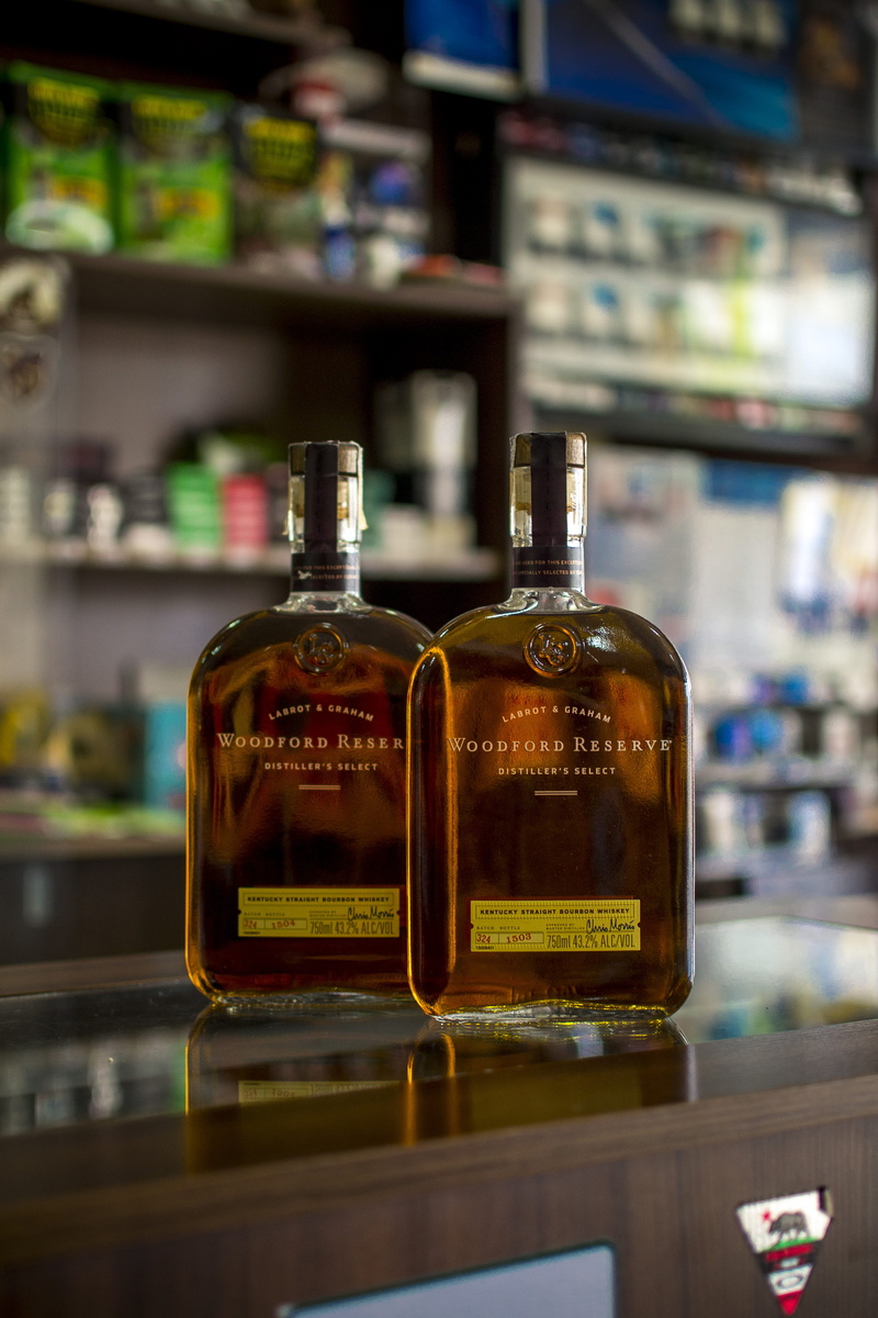 store, lounge, whisky, patos de minas, distiller, bar, close-up, text, botle, transparent, nikon, glass - material, brazil, bottle, still life, container
