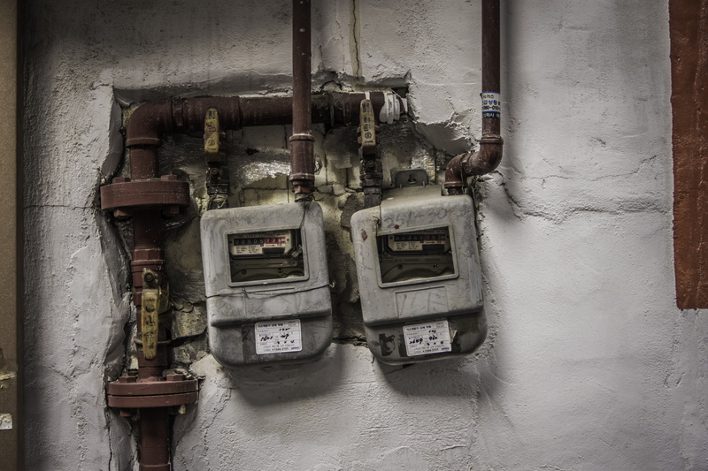 architecture, gauge, fuse box, gas pipe, electric, technology, deterioration, wall, damaged, day, connection, power supply, gas, electricity, pipe - tube