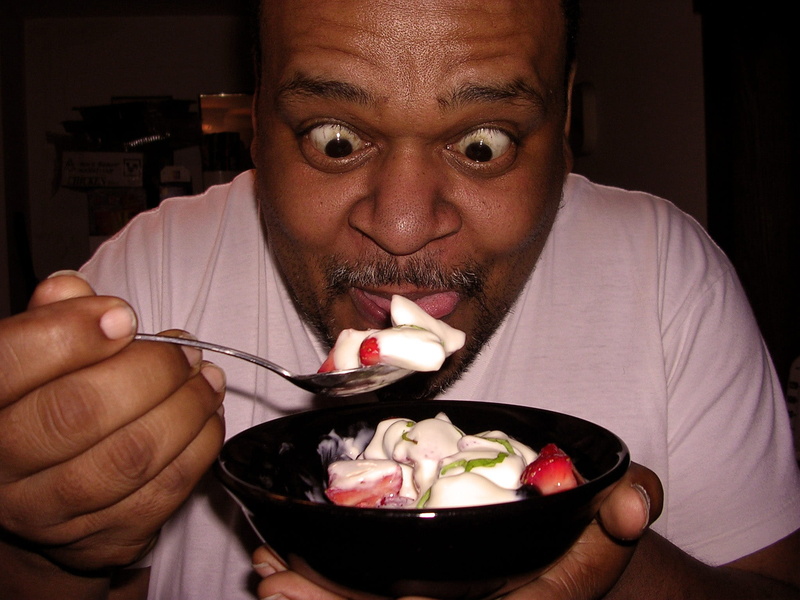 headshot, enjoying, front view, eating utensil, close-up, lifestyles, one person, Man, dessert, food and drink, sweet food, men, mature men, 1080P, salad
