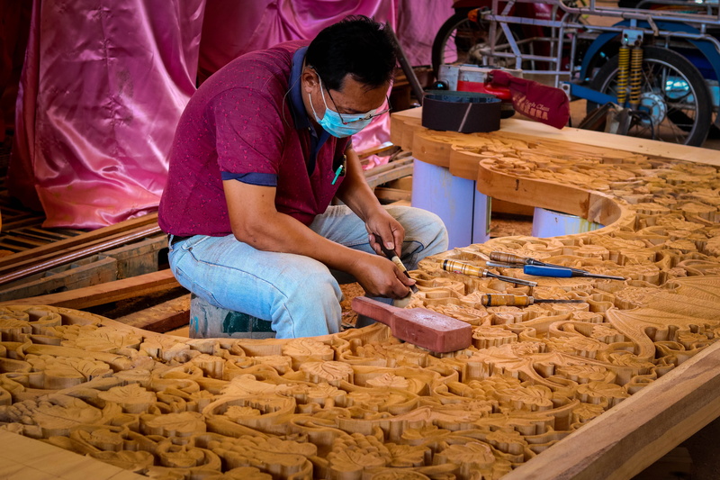carve, business, art and craft, wooden, 5K, beauty, occupation, craftsperson, men, cultures, small business, making, crafts, real people, wood - material