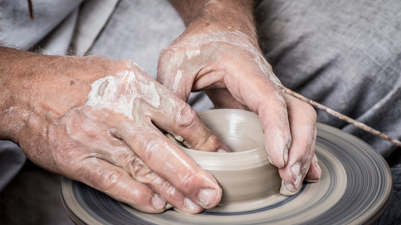 outdoors, craft, molding, potters wheel, mud, earthenware, 5K, potter, ceramics, one, human hand, keramikář, creativity, occupation, craftsperson, one person