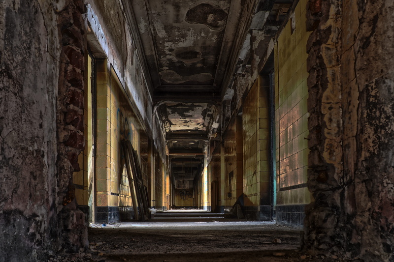 building, ruin, old building, ceiling, dark, run down, pforphoto, abandoned building, direction, broken, break up, lost places, transience, old, atmosphere