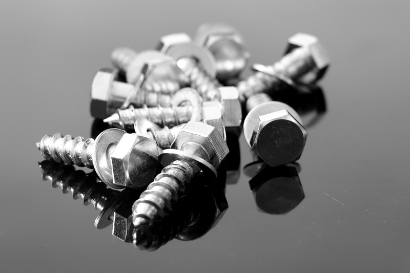 industry, thread, 4K, focus on foreground, nut - Fastener, equipment, still life, steel, table, screw, old, bolt, construction material, technology, wood screws