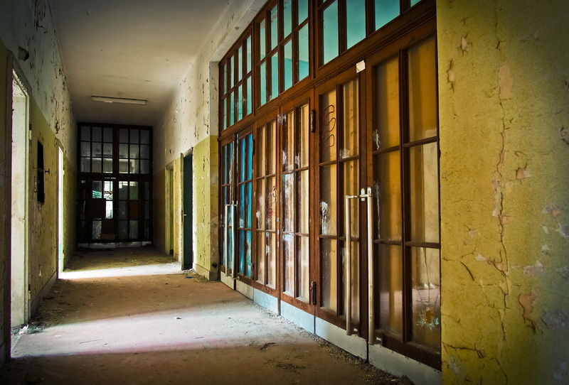 atmosphere, weird, break up, forget, abandoned, ceiling, old building, ruin, mood, lapsed, weathered, scary, broken, transient, no people, mysterious, lost places