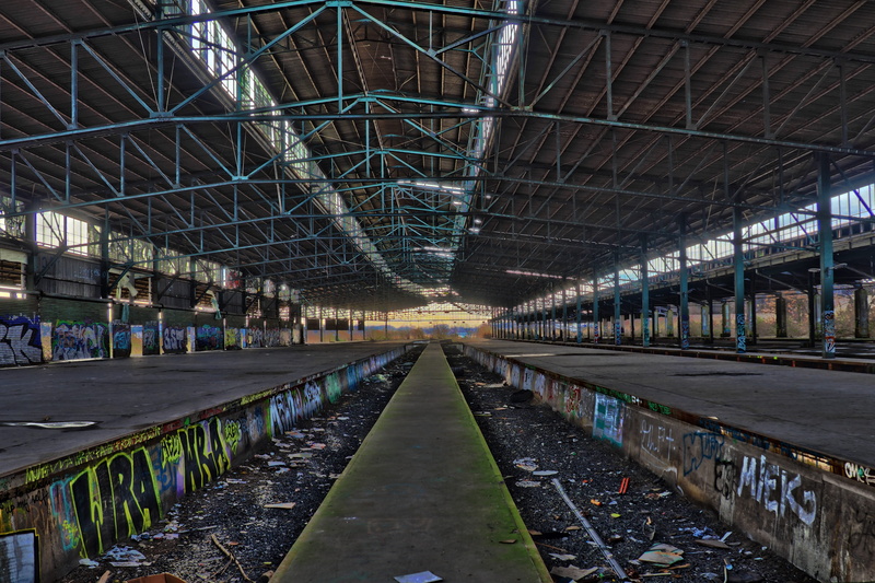 diminishing perspective, atmosphere, goods station, factory, illuminated, built structure, lighting equipment, ceiling, direction, abandoned place, indoors