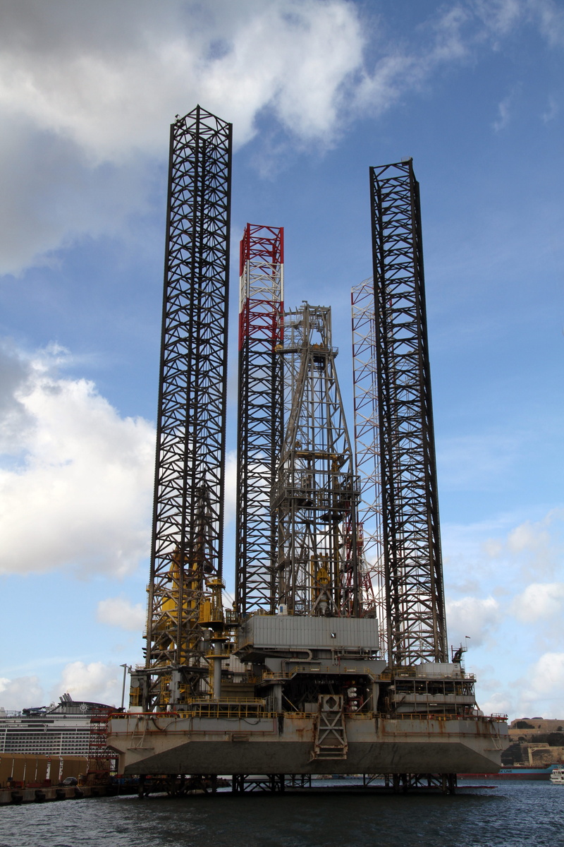tower, metal, no people, built structure, offshore platform, oil, 5K, sky, transportation, outdoors, industry, cloud - sky, city, water, day, crane - construction machinery