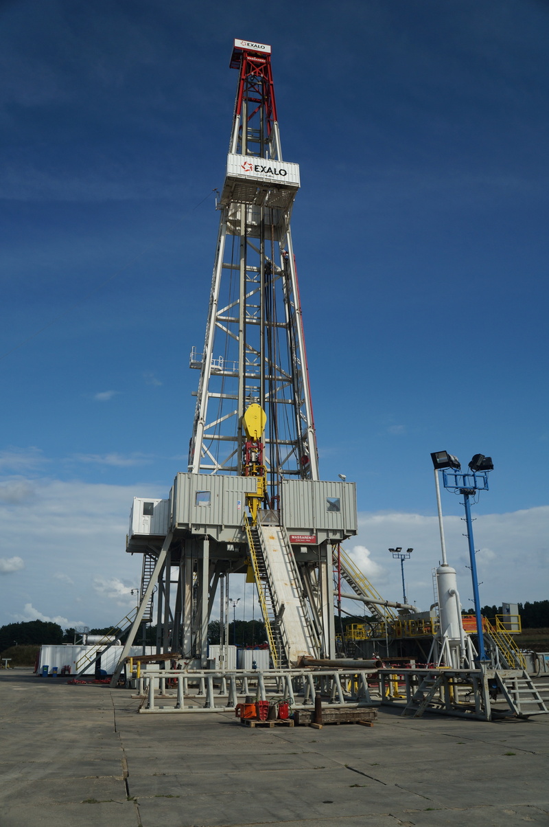 commercial dock, drilling rig, tall - high, industry, pier, 4K, day, fuel and power generation, nature, industrial equipment, crane - construction machinery