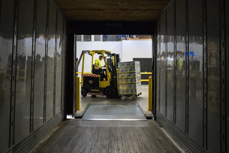 effort, one person, using, road, glass, folding door, liftr, city, indoors, 5K, industrial, fork, person, business, man, lifting, packages, forklift, warehouse