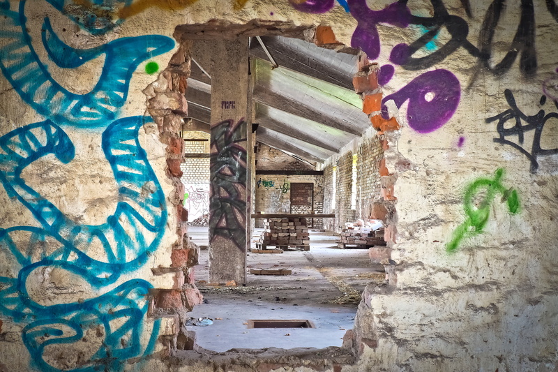 factory, old, dirty, representation, building, incidence of light, by looking, end, industry, graffiti, industrial building, columnar, transient, old factory