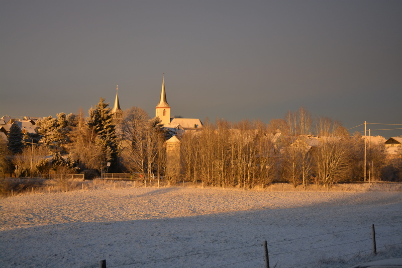 winter magic, romantic, winter sun, sunset, outdoors, built structure, snowy, tree, trees, covered, winter, village, 5K, sky, light, sunbeam, belief, snowed in