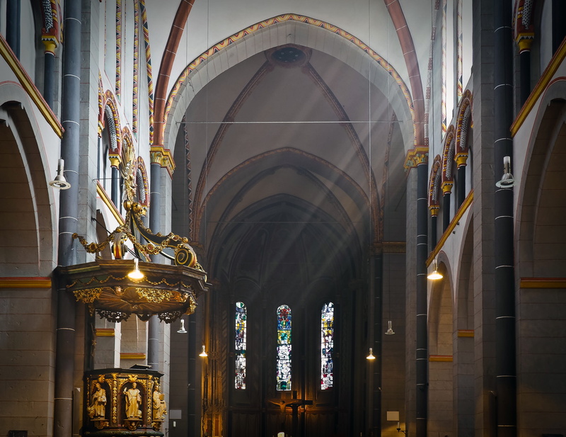 lighting equipment, christian, in a row, window, altar, architecture, church, chapel, interior, arch, 4K, built structure, christen, ceiling, building