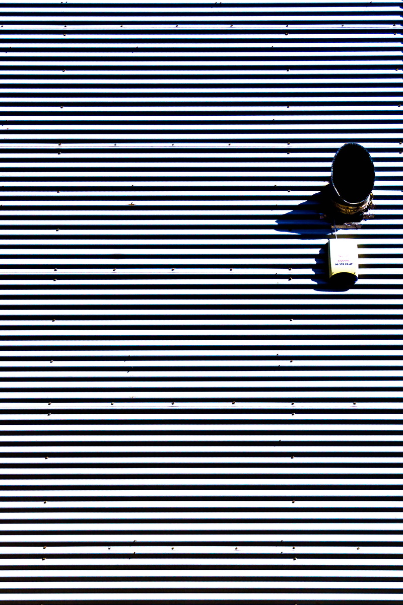 window, protection, pattern, day, 5K, built structure, striped, technology, real people, full frame, indoors, one person, safety, tool, iron, gray, cylindrical