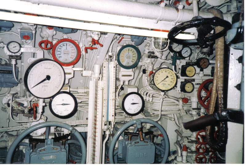 germany, close-up, instrument of measurement, measuring instruments, number, kiel, u boat, operational monitoring, valve, equipment column, indoors, machine valve