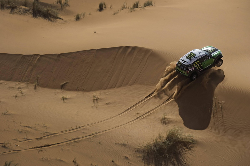 scenics - nature, arid climate, Sand Dunes, adventure, sand, climate, sport, one person, Mini Cooper, lifestyles, Rally, leisure activity, holding, desert