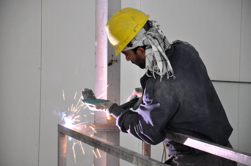 welder, heat - temperature, metalworking, 4K, metal industry, protection, protective glove, real people, metal, workers, one person, constructing, light