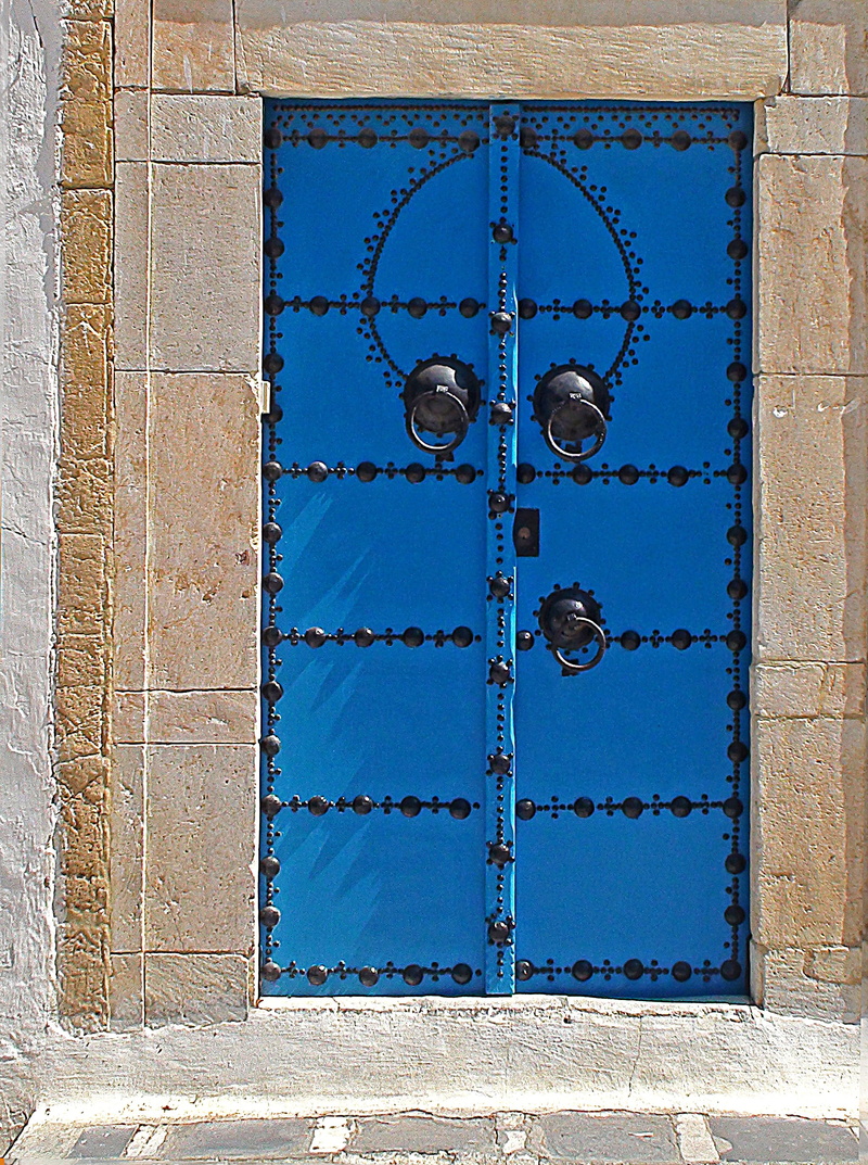 metalwork, building, figured it out, sunlight, door knocker, wall - building feature, blue color, close-up, jamb, old, 2K, blue, locksmiths, door, day