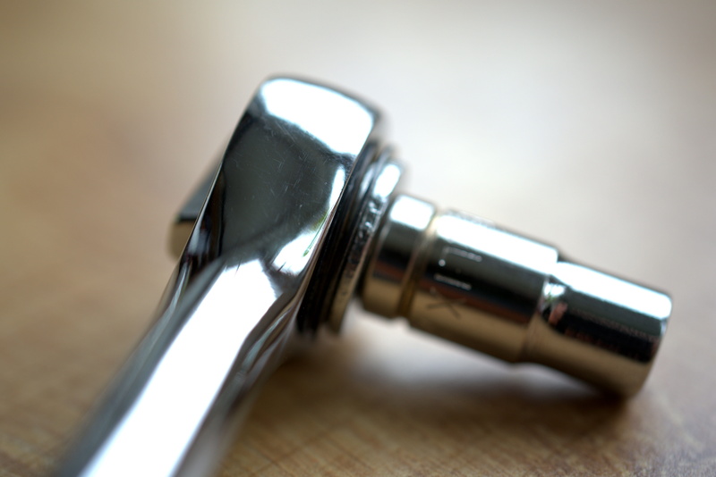 5K, colored background, technology, industry, isolated, indoors, pen, close-up, tool, writing instrument, master, single object, craft, metal, silver colored