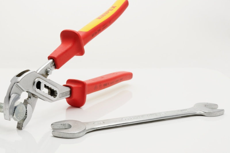 close-up, protection, studio shot, safety, alloy, pipe wrench, metal, indoors, still life, yellow, sharp, black, no people, locking, work tool, 2K, red