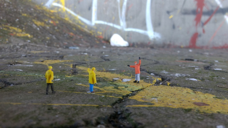 rear view, day, work, art, little man, full length, people, miniature, selective focus, 1 87, rusty, security, work clothes, city, h0, men, old, figurine
