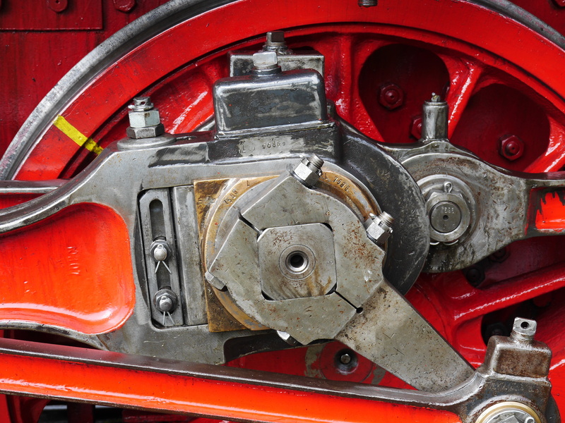 spoke wheel, mode of transportation, vehicle part, railway, tax rod, pivot, close-up, backgrounds, day, oil tank, steel, pinion, crankshaft, heavy metal
