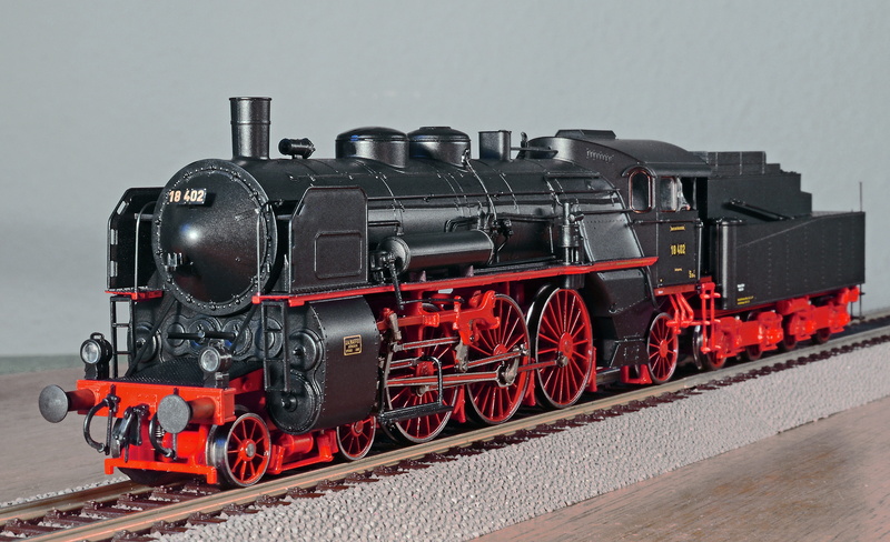 train, express train, rail transportation, travel, track, munich, historically, locomotive, hochhacksig, model, scale h0, toys, maffei, br 18, public transportation