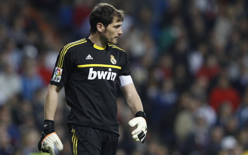 waist up, cf, stadium, men, 1080P, black, spectator, security, protection, focus on foreground, looking, madrid, sport, safety, crew, neck, incidental people
