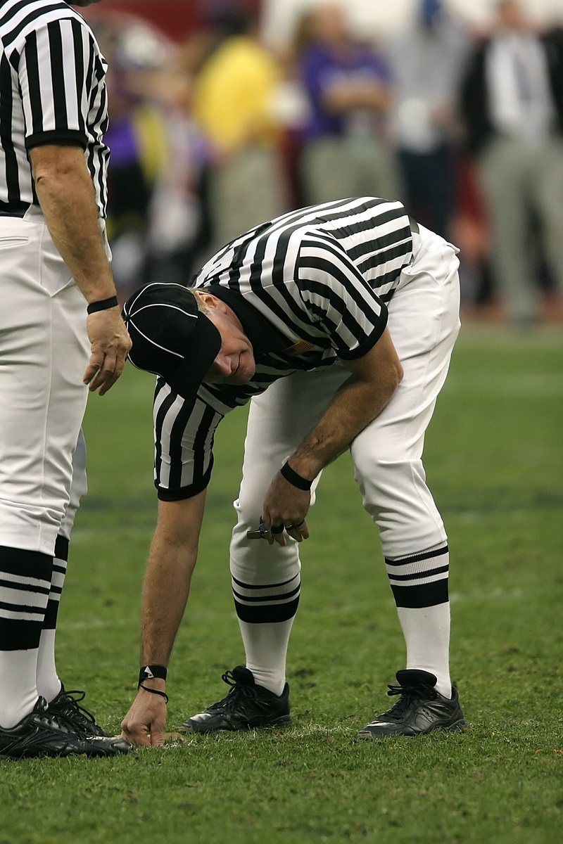 football referee, real people, game, black, full length, field, match, athlete, soccer, playing, men, clothing, uniform, 1080P, people, grass, adult, ball