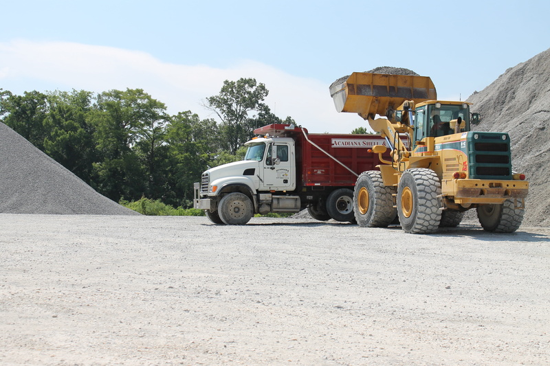 motor vehicle, mode of transportation, machinery, 4K, heavy equipment, excavator, day, bulldozer, road, construction industry, truck, tree, sunlight, construction site