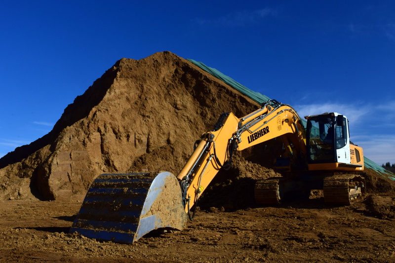 5K, land vehicle, hill, mode of transportation, industrial equipment, plane, construction site, construction industry, backhoe bucket, sunlight, removal
