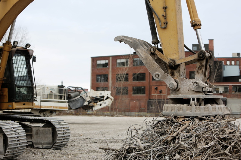 mode of transportation, iron, no people, steel, metal, land vehicle, waste, sky, trash, scrapyard, deterioration, construction, abandoned, 5K, junk, damaged