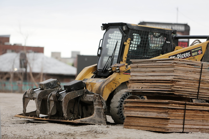 building exterior, boards, plyboards, backhoe, architecture, 5K, skid, loader, brown, built structure, mode of transportation, steer, machinery, parked