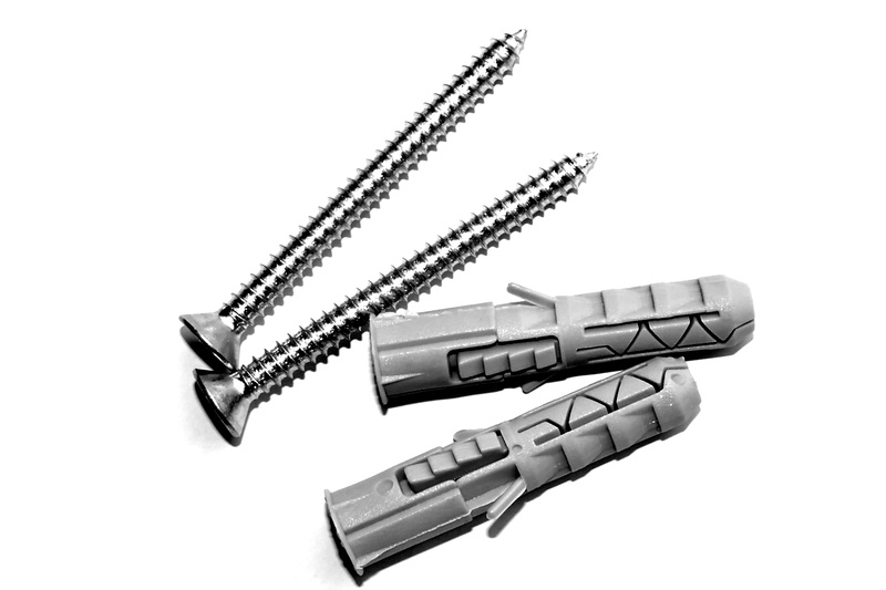 wood, bit, grey, close-up, work tool, high angle view, raw plugs, equipment, handgun, white, copy space, necklace, screw, metal, studio shot, tool, cut out