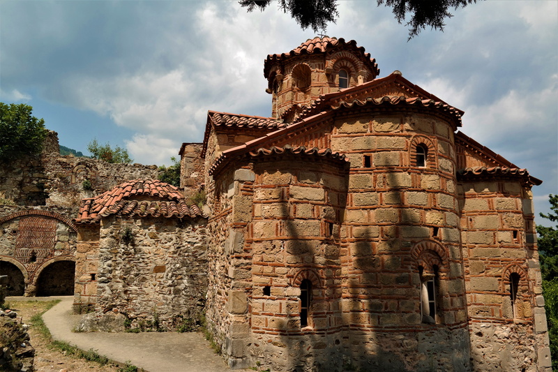 old, stone wall, travel destinations, history, travel, building, the past, church, architecture, arch, places of interest, ancient, low angle view, ruined