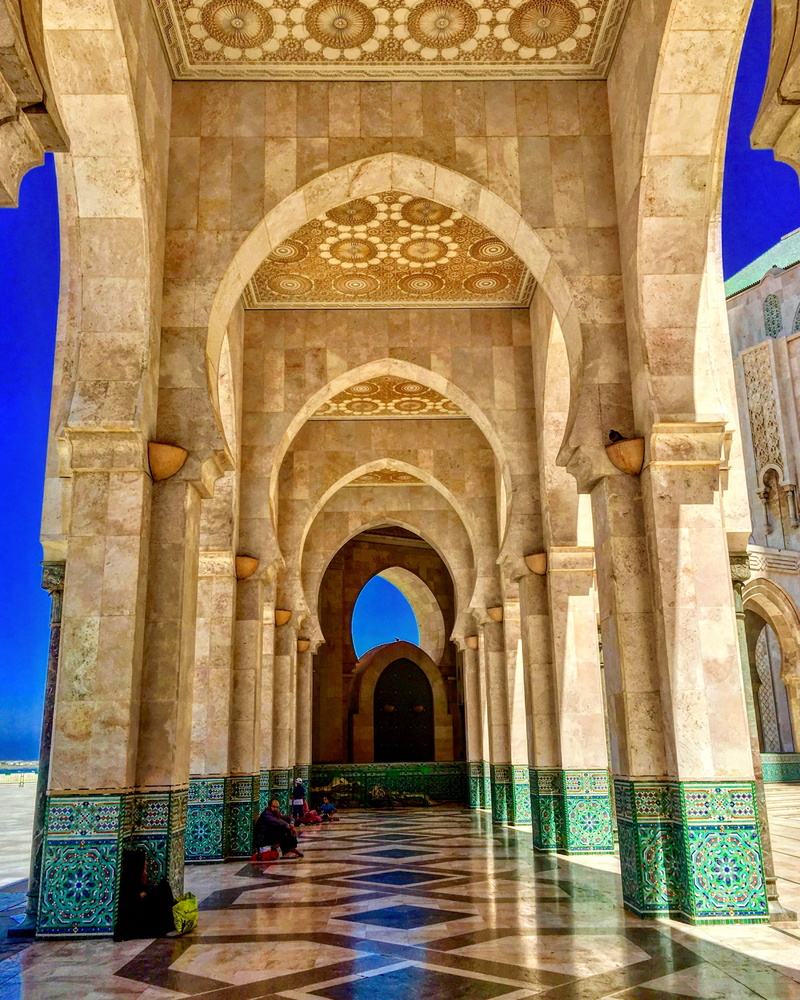 building exterior, the way forward, religion, tourism, history, 2K, day, built structure, casablanca, belief, architecture, building, morocco, travel destinations