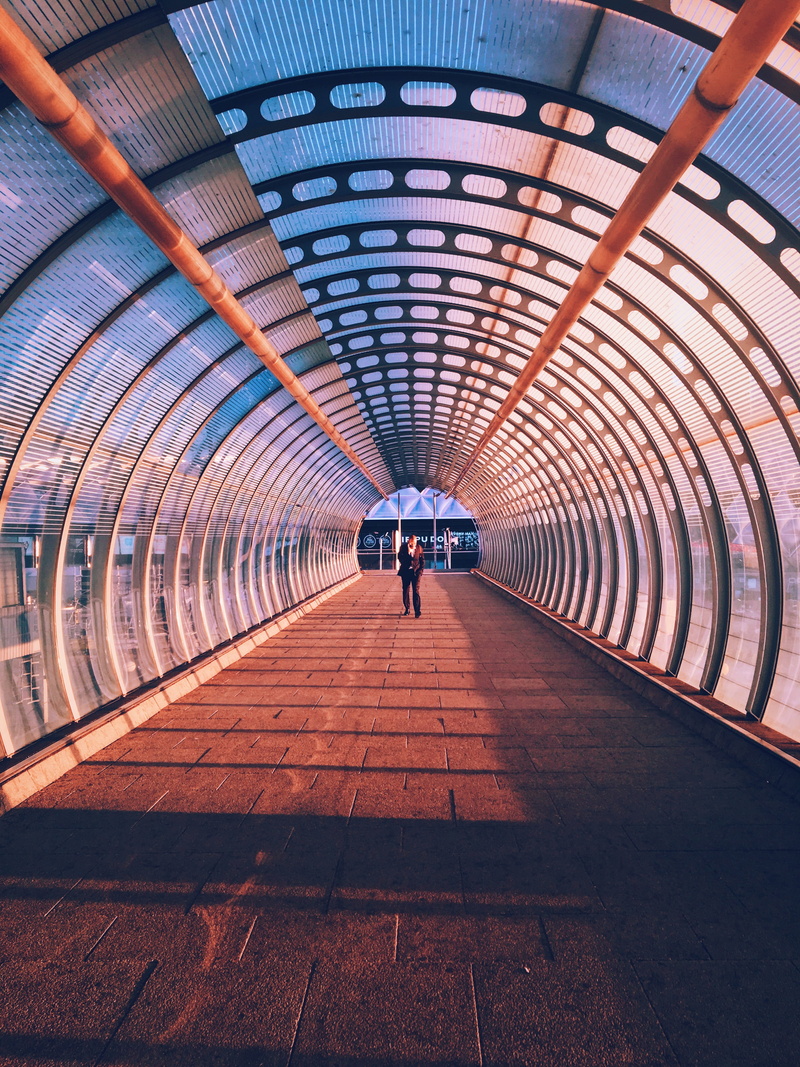 real people, direction, transportation, pattern, modern, walking, diminishing perspective, docklands, commute, rear view, twilight, london, architecture