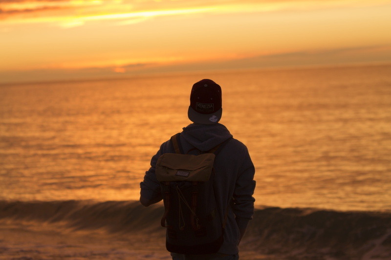 standing, lake, ocean, wave, holiday, boy, people, real people, nature, outlook, scenics - nature, most beach, sky, morgenstimmung, land, golden, 4K, rock