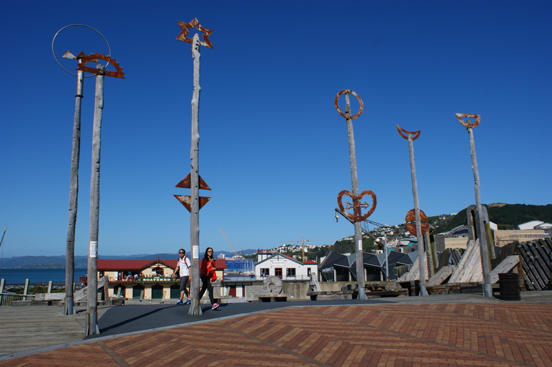 street light, blue, incidental people, outdoors, travel, day, building exterior, sunny, wellington, new zealand, sky, built structure, 4K, architecture