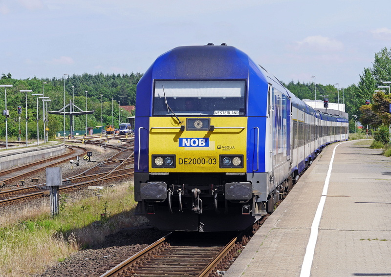 railroad car, train - vehicle, train, passenger train, nob, outdoors, Gateway, hamburg-westerland, railroad station platform, rail transportation, locomotive